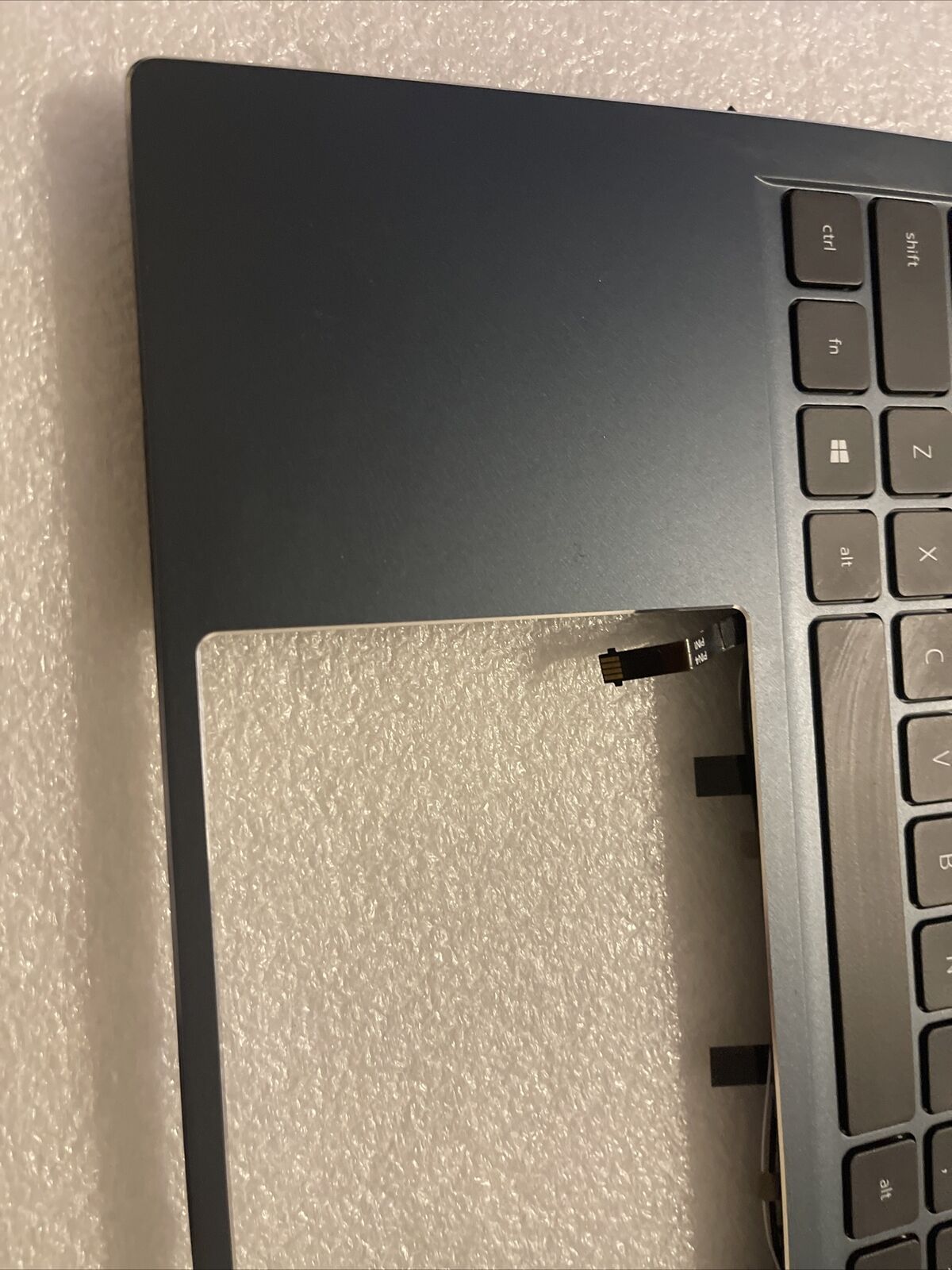 Dell Inspiron 16 Plus 7610 Laptop Palmrest US/EN Keyboard 0YRKJM H3P4 Dented