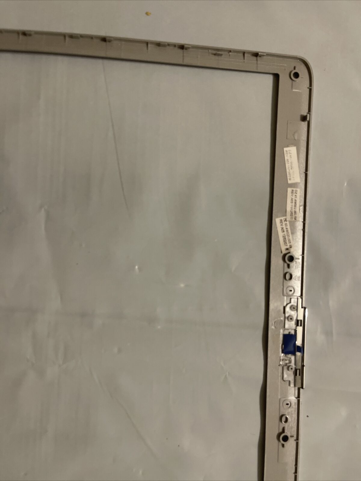 Dell OEM Inspiron 1525 1526 15.4" LCD Front Trim Cover LCD Bezel XT981 0XT981 N1