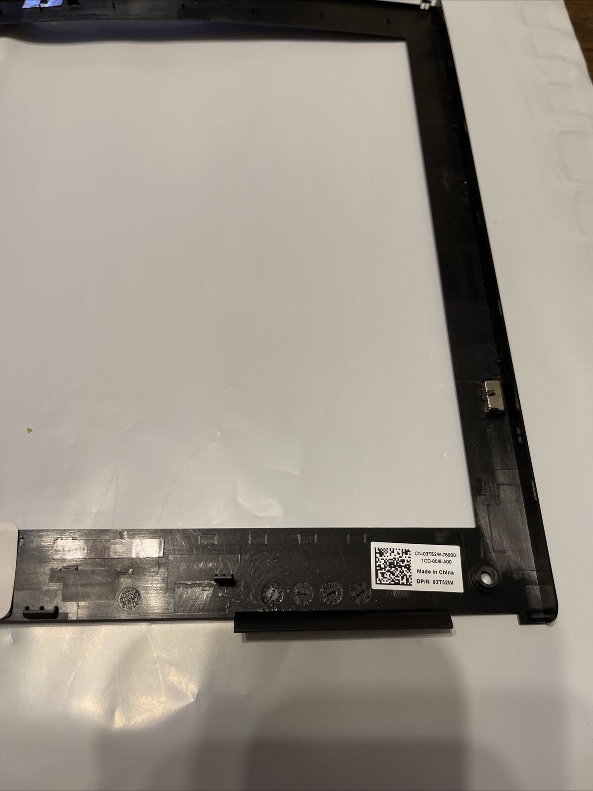 Dell Precision M6600 17.3" LCD Front Trim Cover Bezel LCD Trim Bezel 3T52W N1