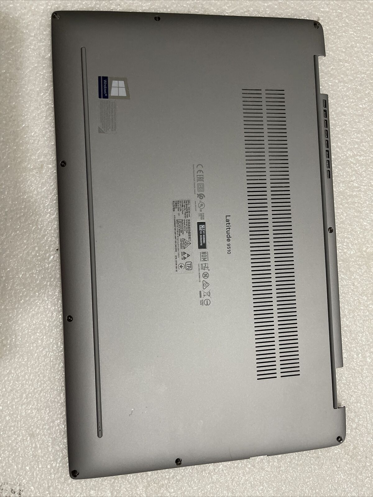 Genuine Dell Latitude 9510 E9510 Bottom Cover Lower Case 086P2Y 86P2Y C3