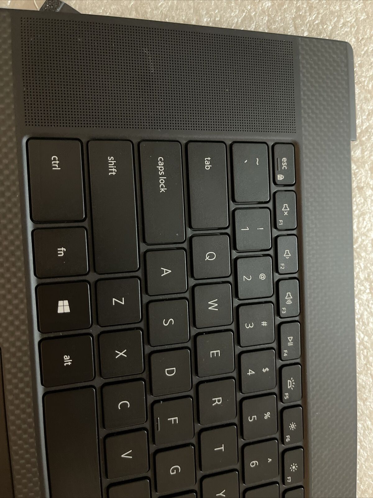 Dell XPS 9730 Laptop Palmrest Backlit US English Keyboard Speakers KD9RF S2 P5