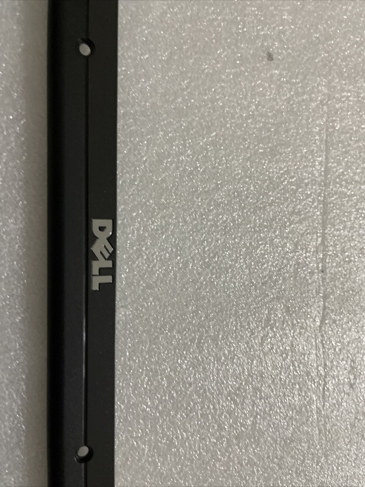 New GENUINE OEM DELL LCD DISPLAY BEZEL VOSTRO 1720 PP36X Y193C H1 N4