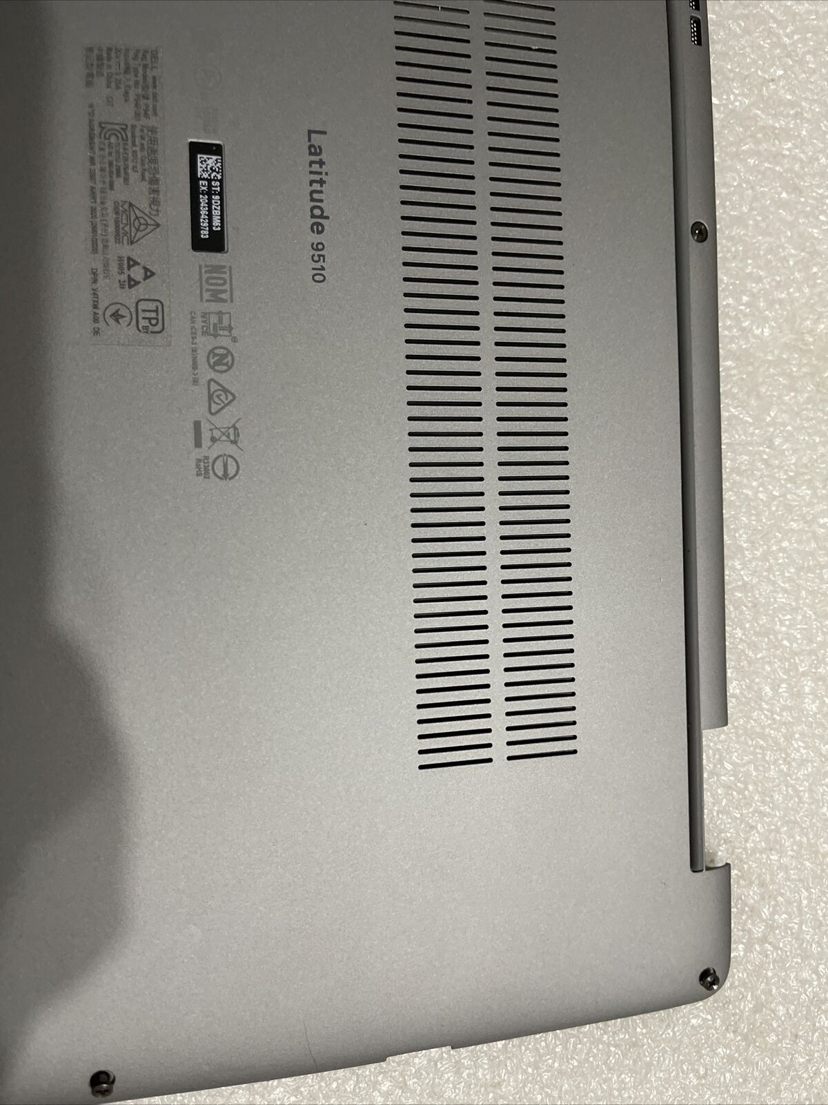 Genuine Dell Latitude 9510 E9510 Bottom Cover Lower Case 086P2Y 86P2Y C3