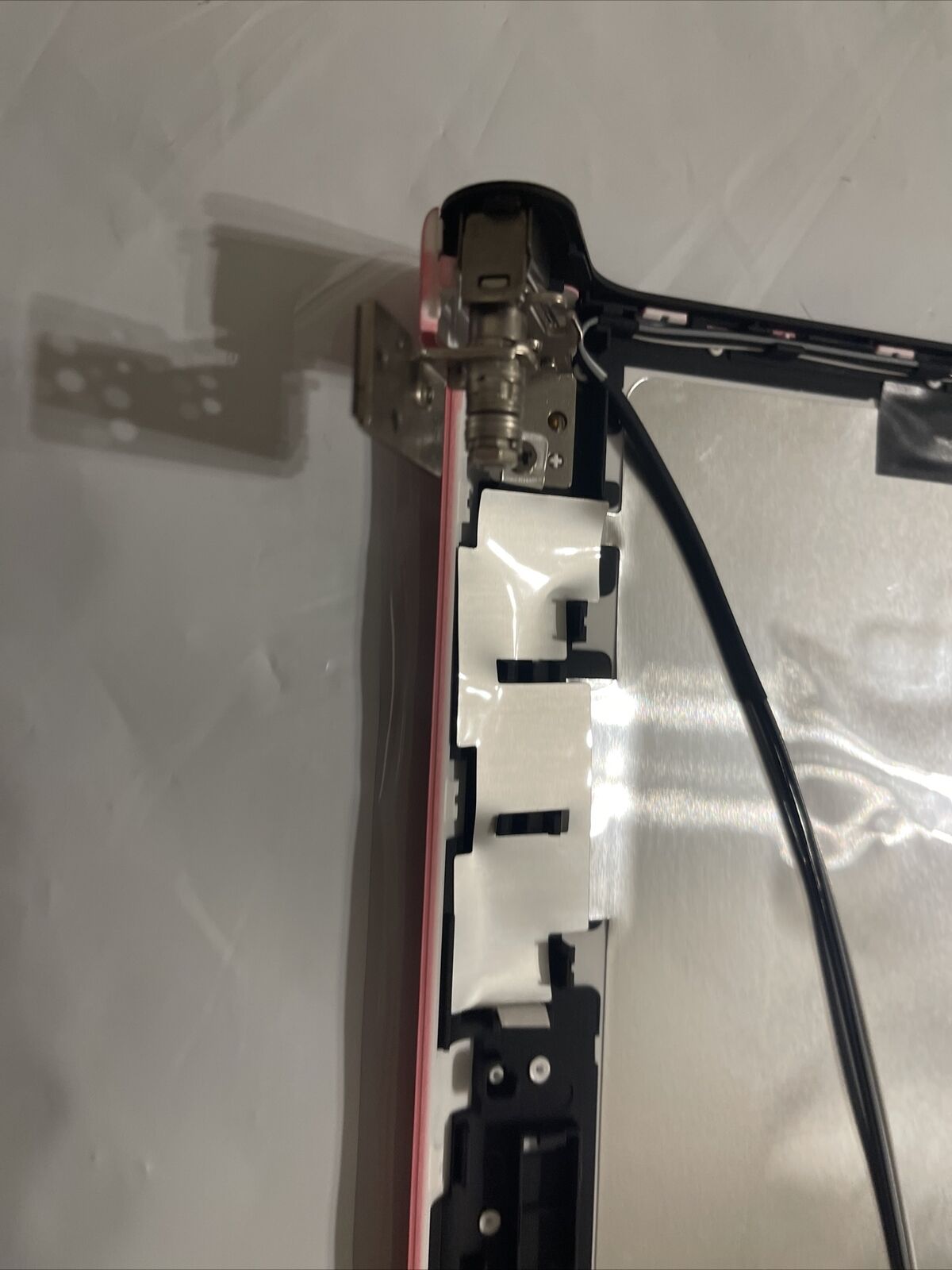 Gen DELL Studio 1457 1458 LCD Back Cover Top Lid w/Hinges 7M3DT GWDFD 0GWDFD B7