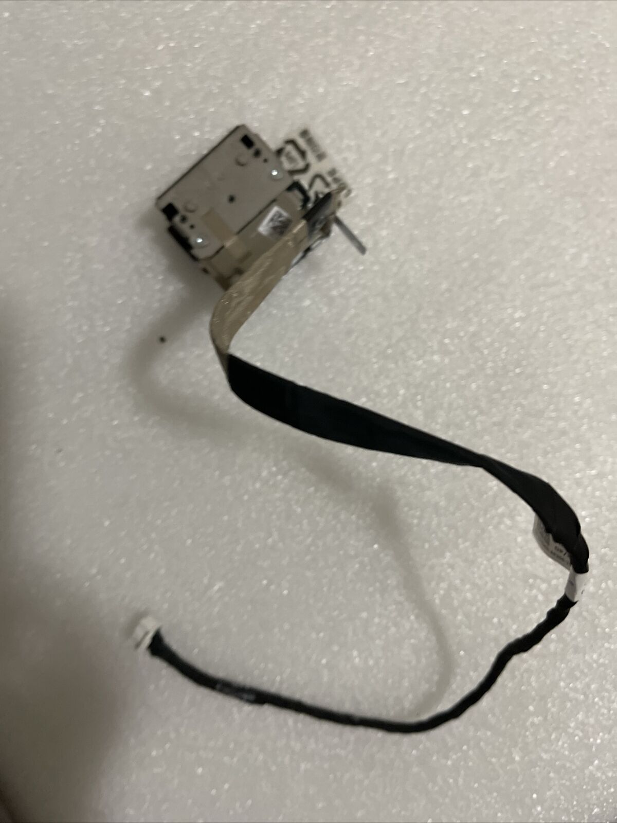 DELL Server STANDARD LEFT EAR CONTROL PANEL CABLE FOR  04pm3P 3YN6N H2 U1