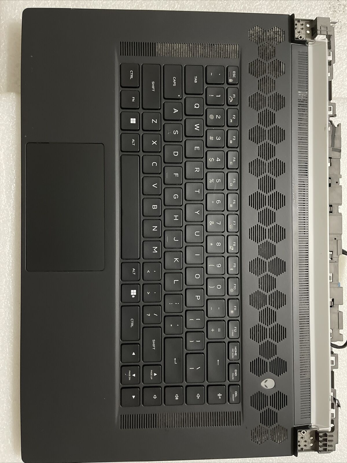 Dell Alienware x17 R2 Laptop Palmrest Touchpad US English Keyboard 346YC N6P1