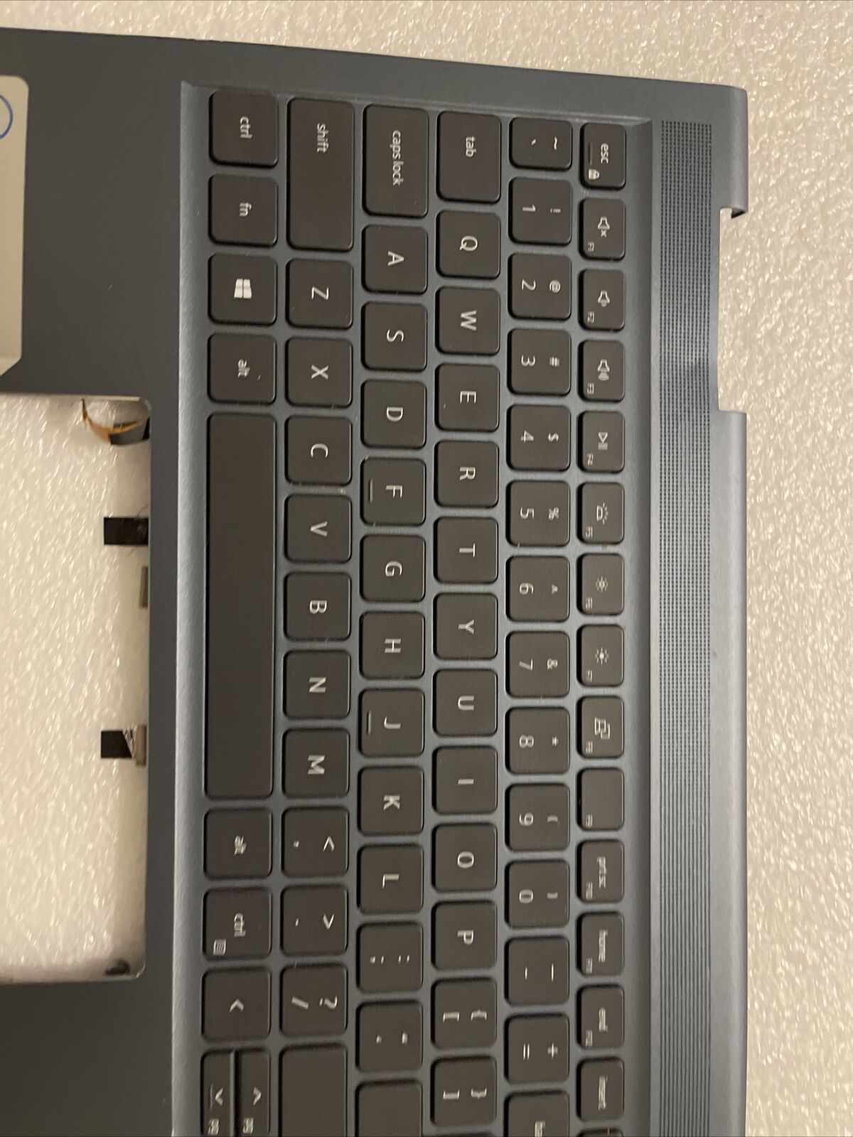 Dell Inspiron 16 Plus 7610 Laptop Palmrest US/EN Keyboard 0YRKJM  H1 P7 Dented