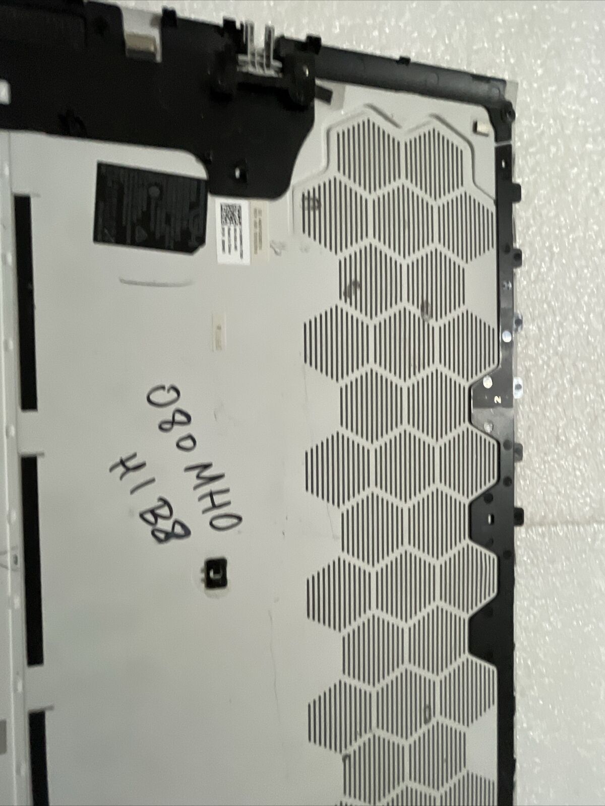 Dell Alienware M17 R3 White Bottom Base Case 80MH0 080MH0 080MH0 N1 B6