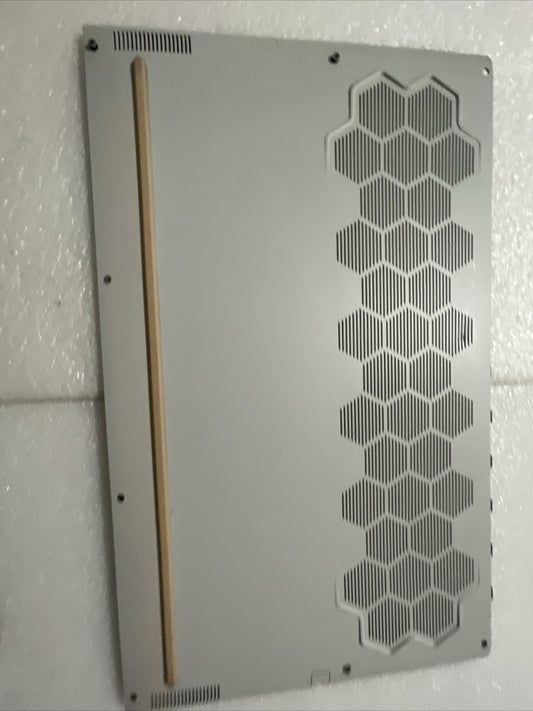 Dell Alienware M17 R3 White Bottom Base Case 80MH0 080MH0 080MH0 N1 B6