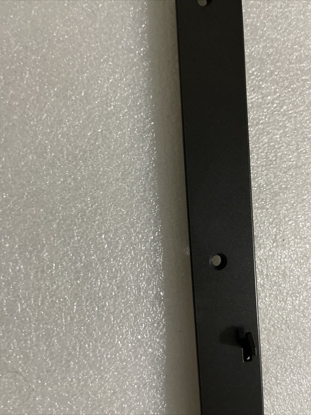 New GENUINE OEM DELL LCD DISPLAY BEZEL VOSTRO 1720 PP36X Y193C H1 N4