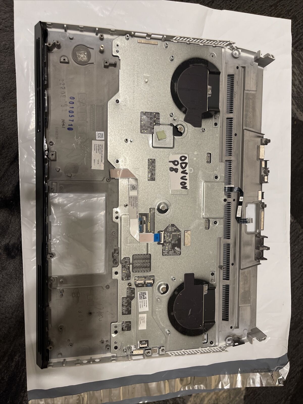 Genuine Dell Alienware Area 51m 17.3" Lunar Light Palmrest keyboard DVV0V P8 T3