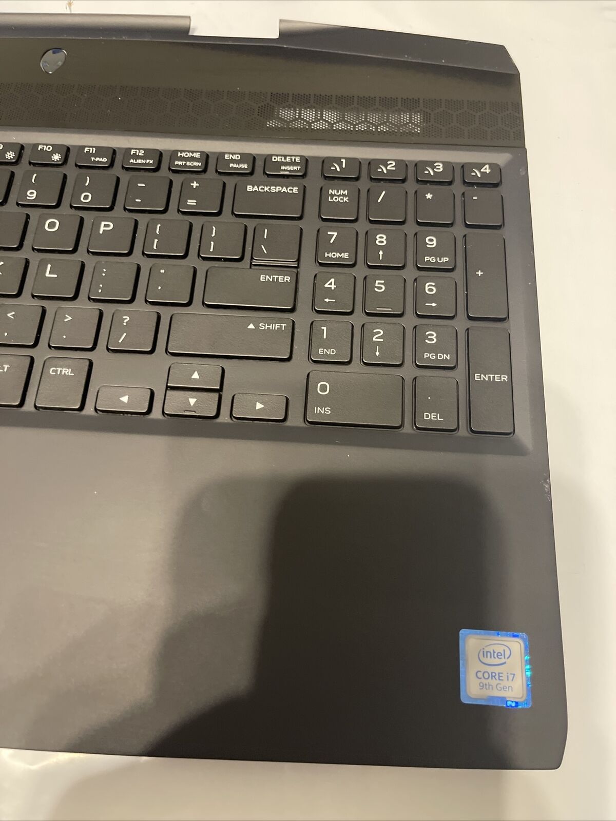 Genuine Dell Alienware M15 Ultrabook Palmrest With Touchpad VNPDJ 0VNPDJ P4 T2