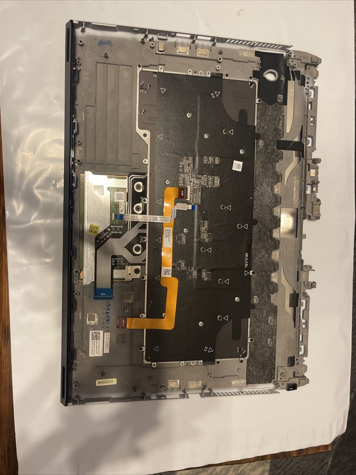 Dell Alienware M15 R3 Upper Case PalmrestKeyboard Cover White CX9G8 0CX9G8 P4