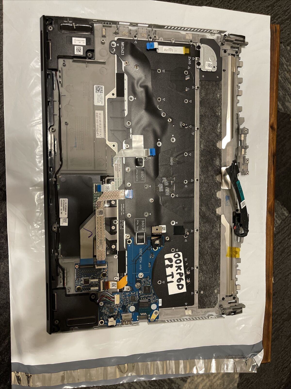 Dell Alienware M17 R3 Palmrest Upper Case/w Keyboard  0CF7YR 00KP6D P8 T1