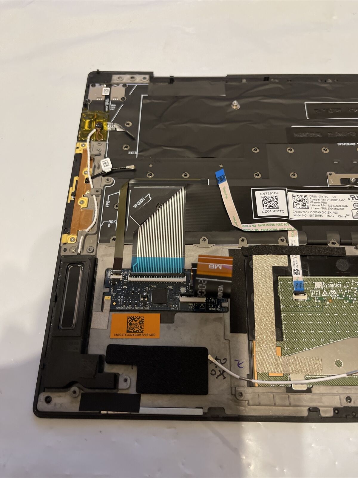 Dell XPS 9300 Palmrest Touchpad US Intl Backlit KB Assembly 842JJ Y75C4 HU7 P6