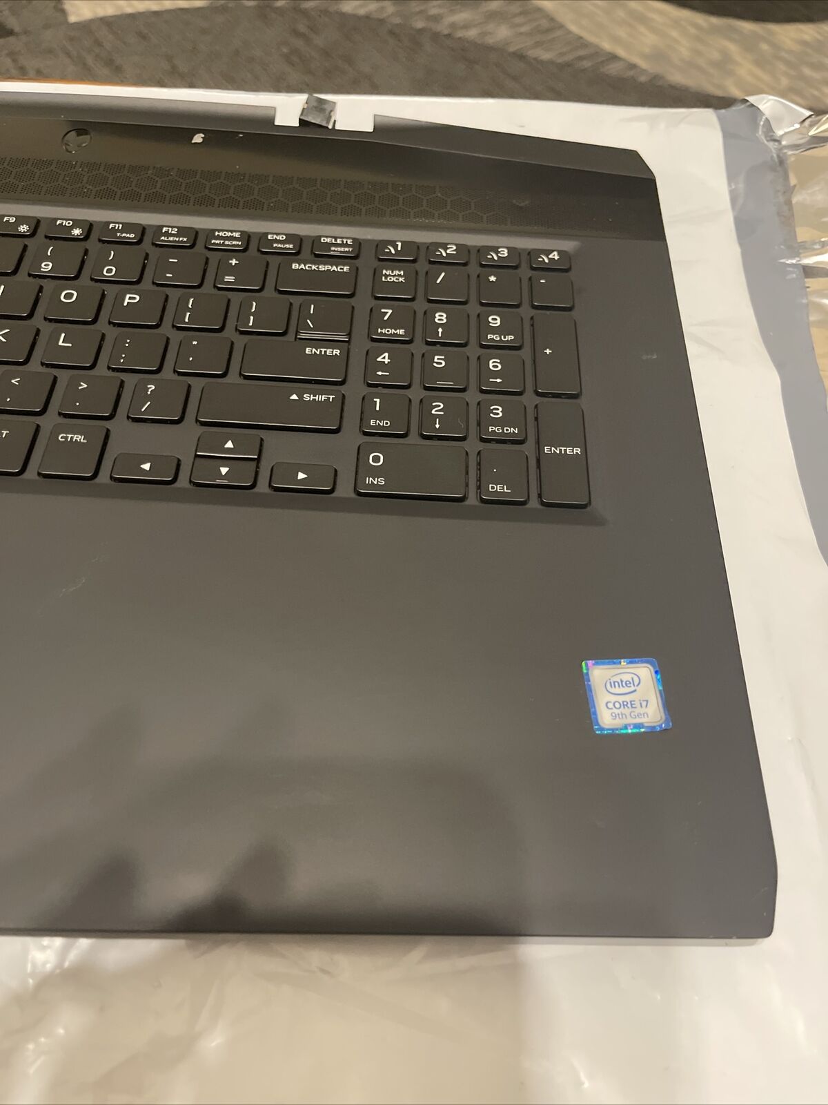 Genuine Dell Alienware M17 Laptop Palmrest Top Cover Assembly GYGKG 0GYGKG P8 T1