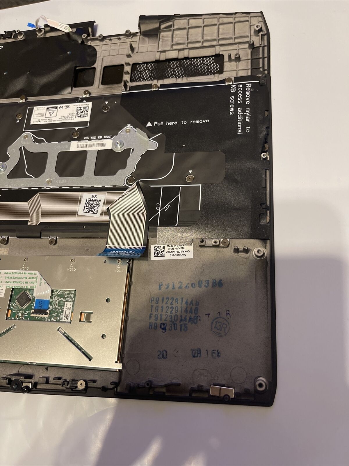 Genuine Dell Alienware M15 Ultrabook Palmrest With Touchpad VNPDJ 0VNPDJ P4