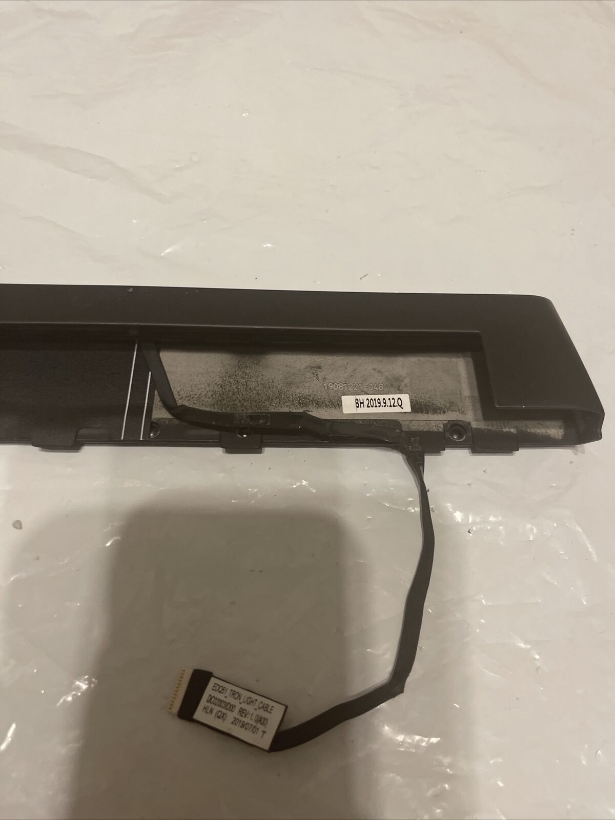 GENUINE DELL ALIENWARE M17 R2 P41E SERIES LAPTOP HINGE COVER WITH CABLE GK4RP