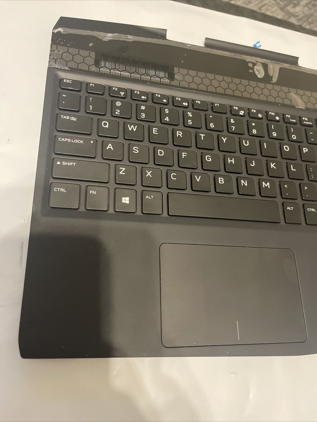 Genuine Dell Alienware M15 Ultrabook Palmrest With Touchpad VNPDJ 0VNPDJ P4 T4