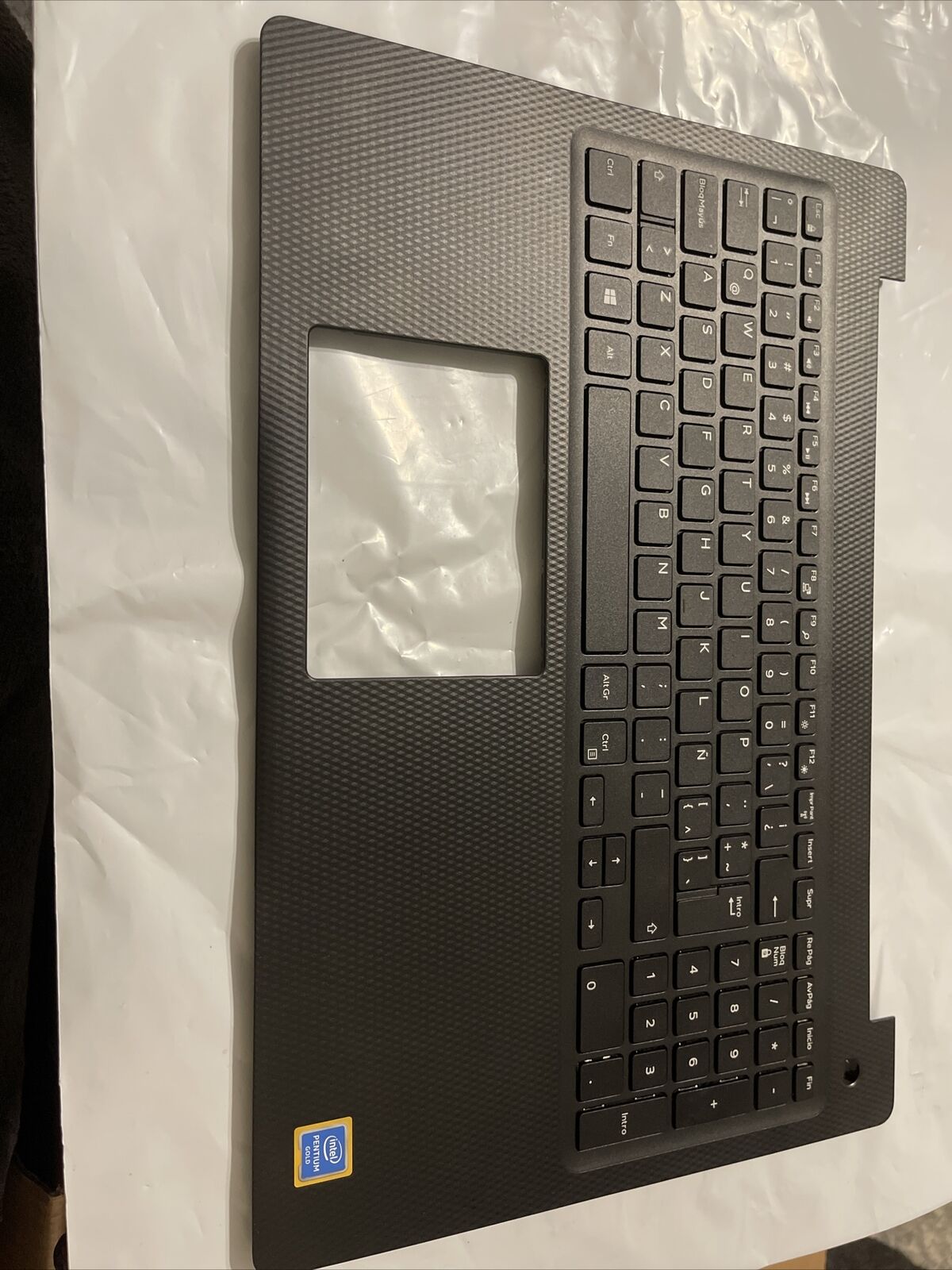 Dell Inspiron 15 3000 Series Palmrest  Spanish Keyboard HUG33 P4MKJ P6